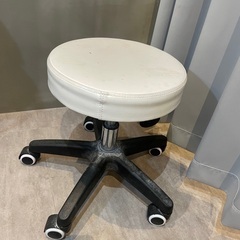 ロースツール＊キャスター付き丸椅子