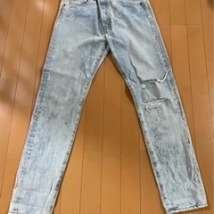 【数回のみ着用】メンズ　ダメージ　ジーンズの画像
