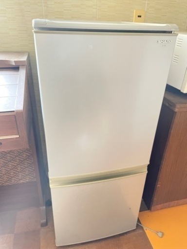 シャープ　冷凍冷蔵庫　137L