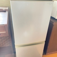 シャープ　冷凍冷蔵庫　137L