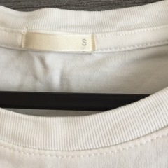 GU ショート丈Tシャツの画像