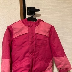 女の子　フード付きジャケット