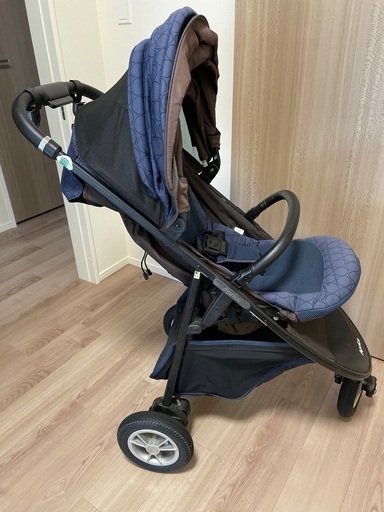 アップリカ　3輪ベビーカー