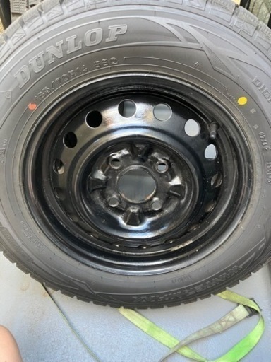 NV200 スタッドレスタイヤ