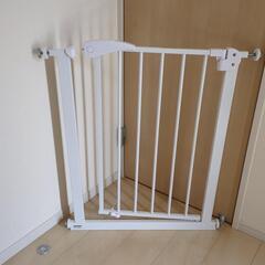 ベビーゲート　割れあり使用問題なし