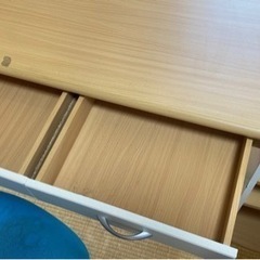 週末限定で掲載！無料学習机2台！椅子付き！！の画像