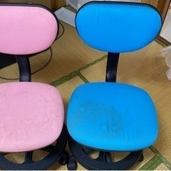 週末限定で掲載！無料学習机2台！椅子付き！！の画像