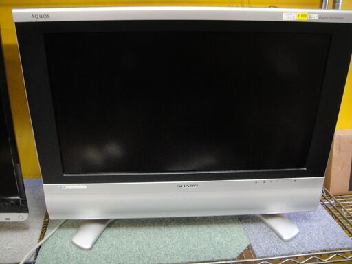 現状（未清掃） 特価品 　2005年製　シャープ　液晶テレビ　アクオスLC-26AD5　リモコン付き