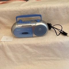 No.4カセットプレーヤー　　中古品　2011年