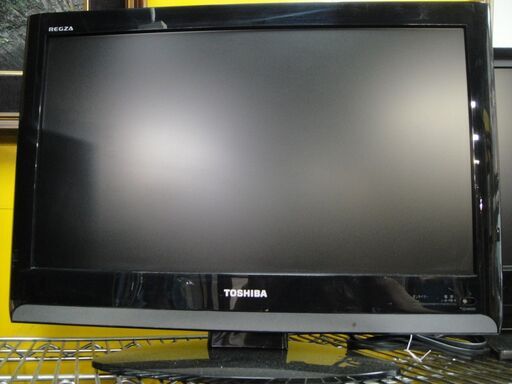 セール中につき、通常特価8,778円より3,000円引きの5,778円!　2011年製　東芝　液晶テレビ　22A8000　リモコン付き