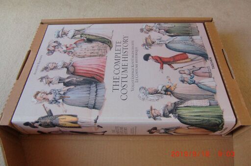 衣装の歴史、1665年地図帳(英文)