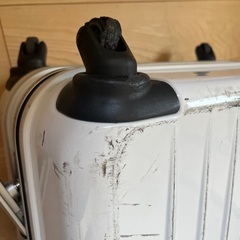 キャリーケース　タイヤ擦りの画像