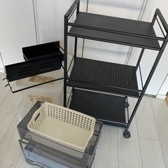 引越しの為お譲りします　キッチン周りの収納ラック等　スタイリッシュ系