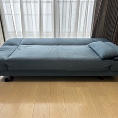 ソファーベット青の画像