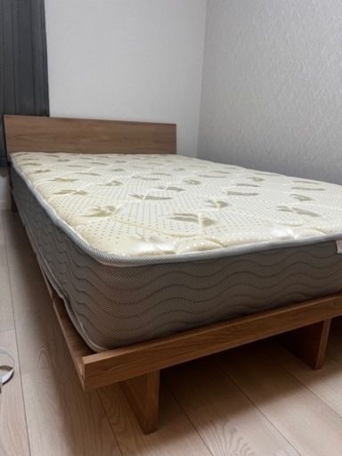 LOWYA❤️ベッド　シングル　セミダブル