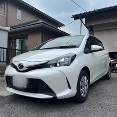 平成26年9月　後期モデル　ヴィッツ　Fの画像