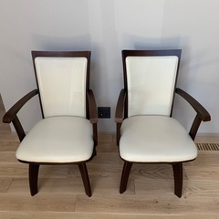 ダイニングチェア（回転肘付き）