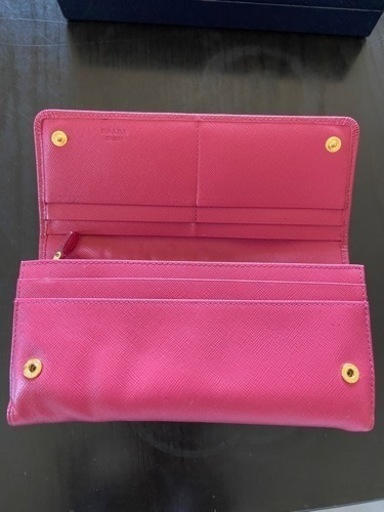 PRADA 長財布　ピンク