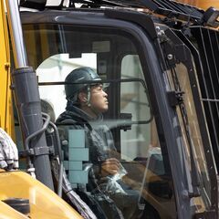 解体工事の重機オペレーターを募集！