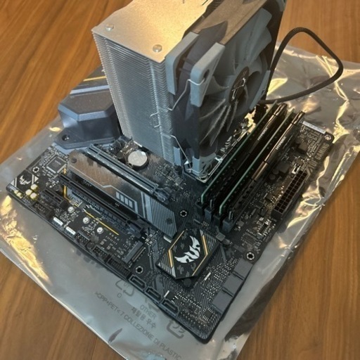 Intel i9-9900KF 3.6 GHz / メモリ 48GB / Asus Z390