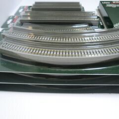 Nゲージ KATO 単線高架線路12本と勾配橋脚基本セットの画像