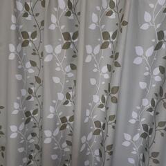 遮光カーテンとレースカーテン2枚セットの画像