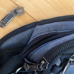 ウエストバッグ【無料】【中古】【メンズ】★メインポケットのファスナー外れています★の画像