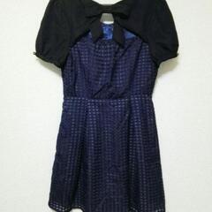 プライムパターンPRIME PATTERN
紺ネイビーの半袖パフスリーブ胸下切替ワンピースの画像