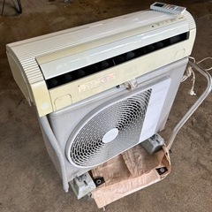 TOSHIBA ルームエアコン　8畳　室外機付の画像