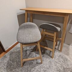 ニトリ：カウンターテーブル＋チェア (2 脚セット)の画像