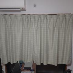 淡いグリーン　遮光カーテン　2枚
