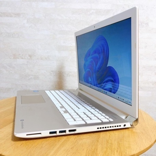 Dynabook ノートパソコン ゴールド 