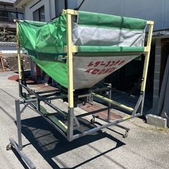 レザーコンテナ　稲刈り　Ｋトラ　籾摺り
