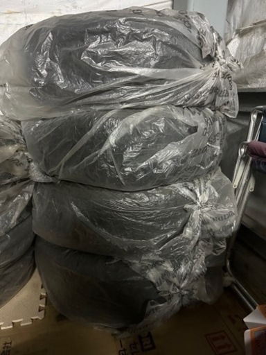 【話し合い中】エクストレイル　スタッドレスタイヤ（ホイール付き）