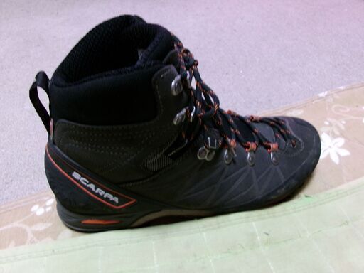 登山用品　ＳＣＡＲＰＡ（スカルパ）製登山靴　男性用　インソール付き