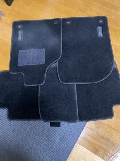 ジープグランドチェロキーWK純正フロアーマット