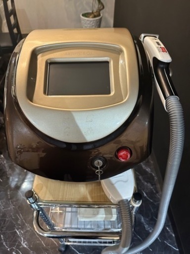 脱毛機　エステのお店から譲り受けた物です