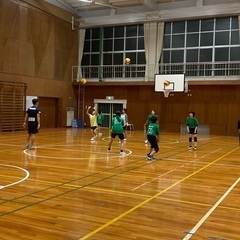 無料体験募集中！バレーボールを楽しみたい現小学4年生～中学3年生を募集中です。の画像