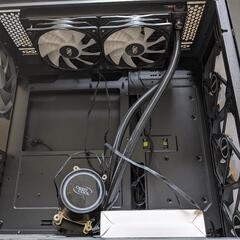 Antec DF700 Flux PCケース CORSAIR 電源ユニットとDeepCool CPUクーラー付きの画像