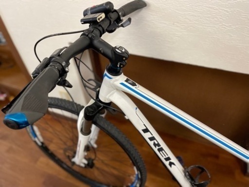 TREK 8.4DS  使用少ない　美品