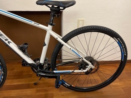 TREK 8.4DS  使用少ない　美品