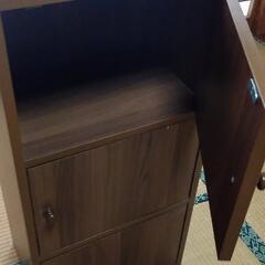 無料配布！扉付き３段ボックス　傷ありの画像