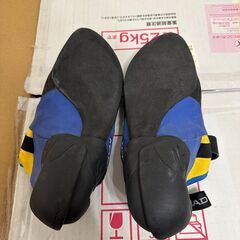 クライミングシューズ (~29cm) ＋ハーネス＋ビレイデバイスの画像
