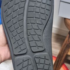 ブランドOOFOS 女性サイズ24の画像