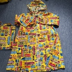 電車　レインコート　決まりました