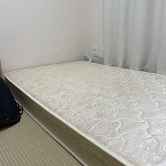 シングルベッド