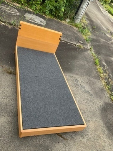 シングルベッド　配達可能　198×96.5×23センチ