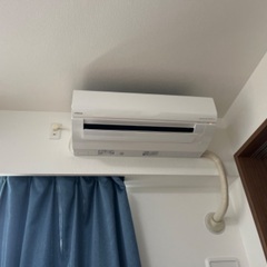 日立　エアコン(白くま)