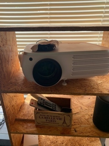 プロジェクター、スピーカー　即日引渡し。