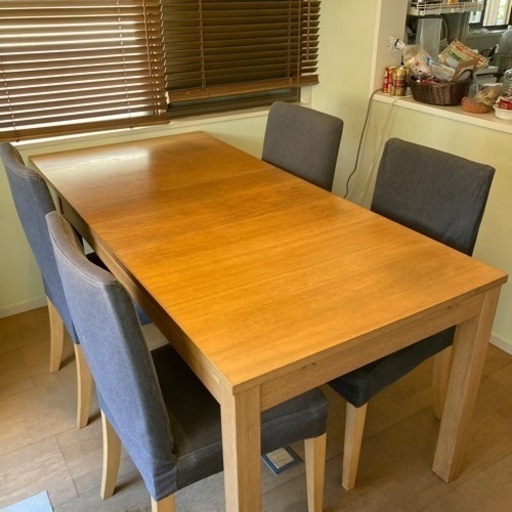 IKEA ダイニングテーブル(伸長式)＋チェアー